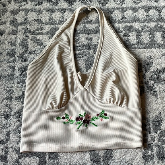 Cute halter top - Picture 1 of 2